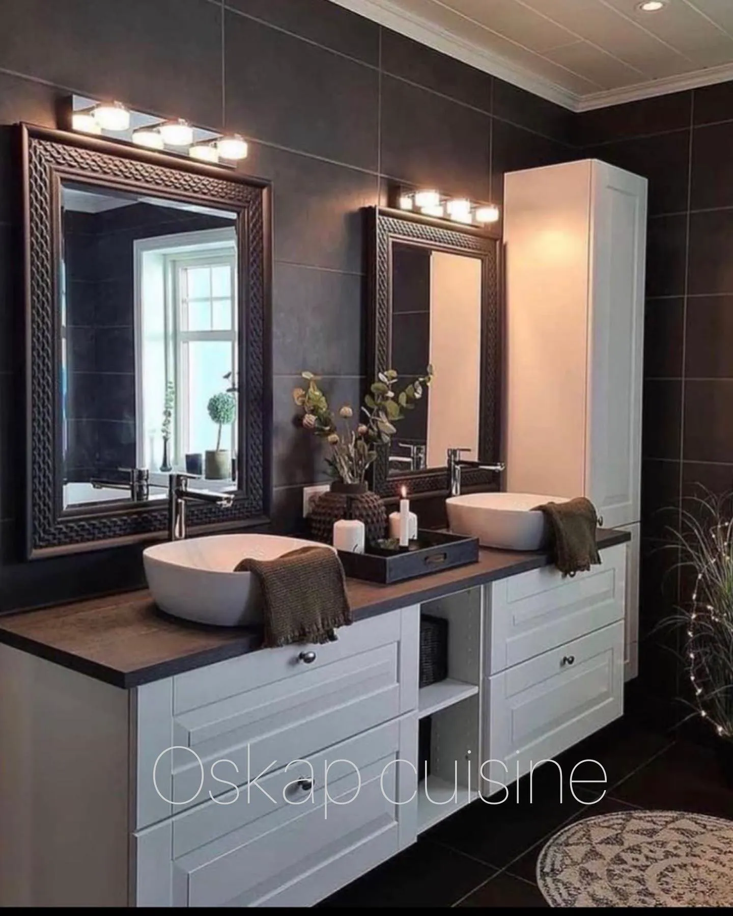 Salle de bain OSKAP, double vasque et colonne de rangement